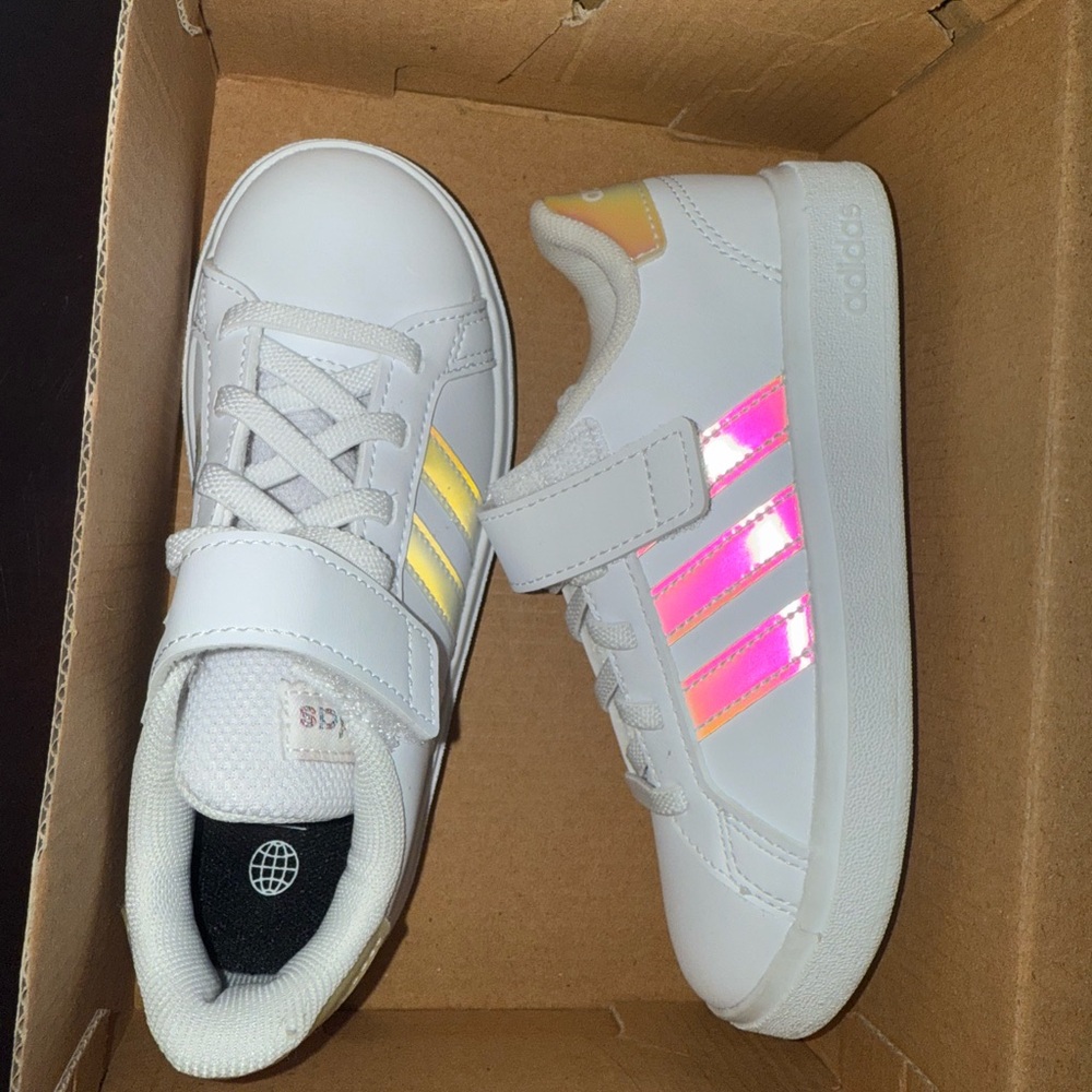 Adidas Grand court 2.0 White and Pink Sneakers with Reflective Stripes